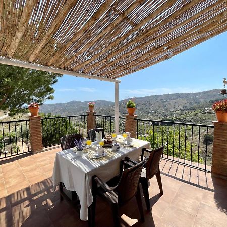 Villa En Frigiliana Con Piscina Y Jacuzzi Bagian luar foto