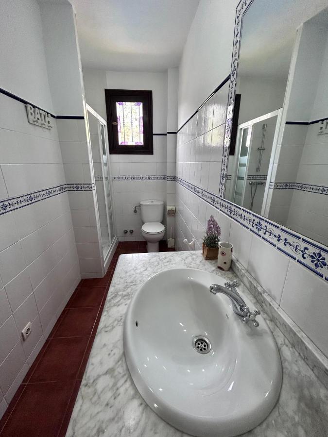 Villa En Frigiliana Con Piscina Y Jacuzzi Bagian luar foto