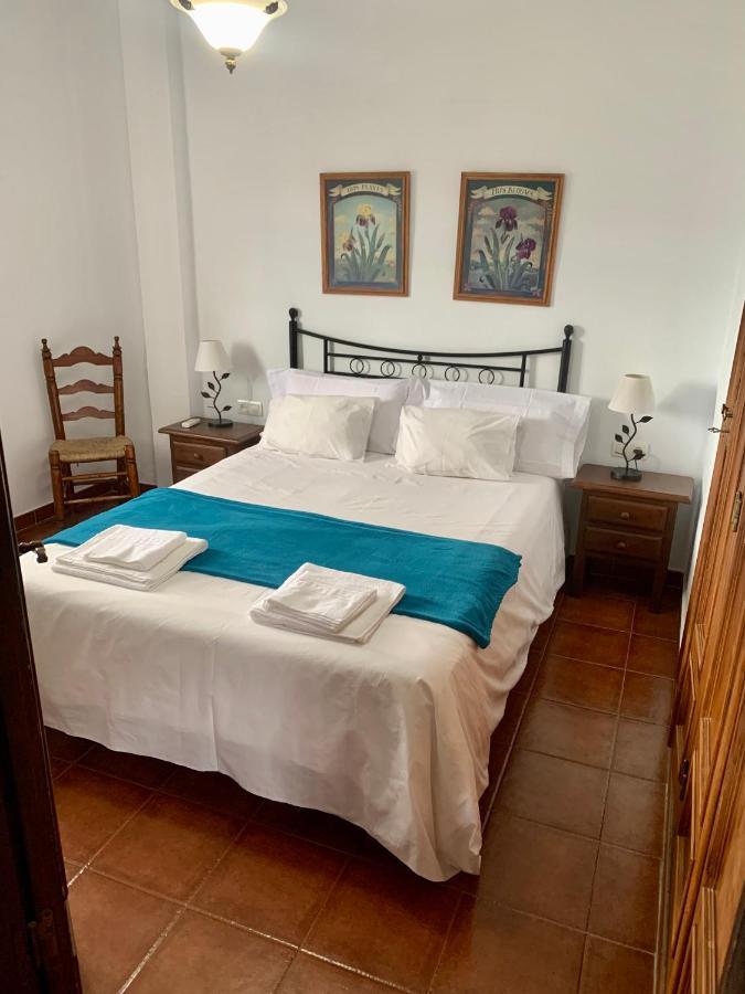 Villa En Frigiliana Con Piscina Y Jacuzzi Bagian luar foto