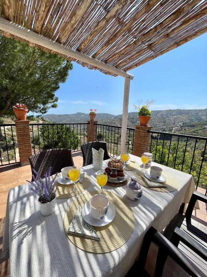 Villa En Frigiliana Con Piscina Y Jacuzzi Bagian luar foto
