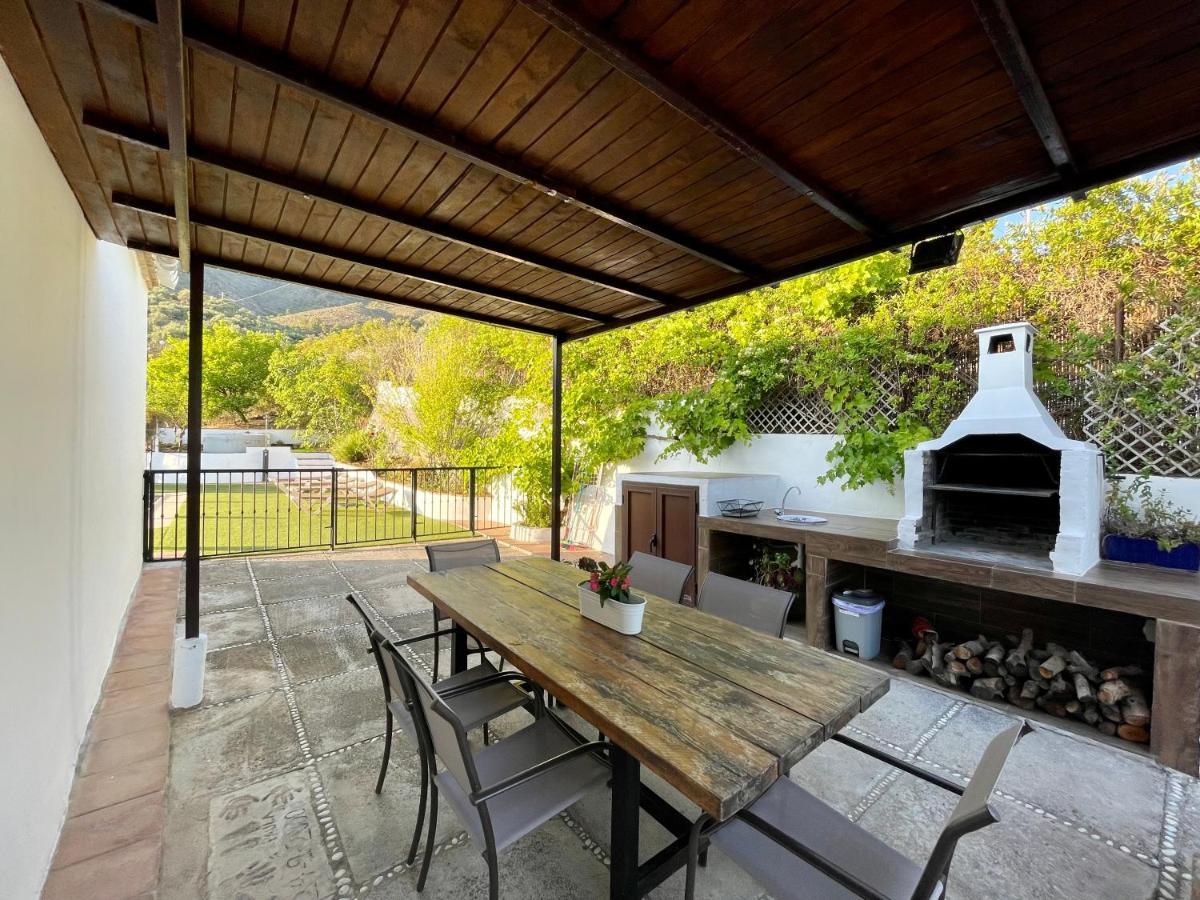 Villa En Frigiliana Con Piscina Y Jacuzzi Bagian luar foto